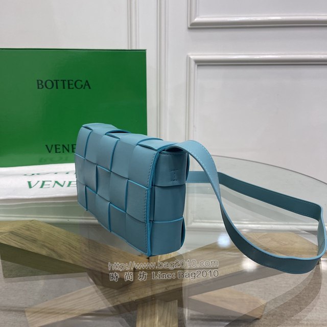 Bottega veneta高端女包 KF0017油畫藍 寶緹嘉羊皮編織女包 BV經典款Cassette新款放大編織斜挎包  gxz1214